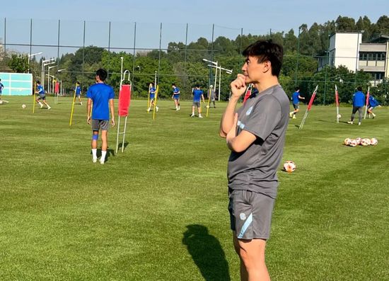 青青草av免费在线观看